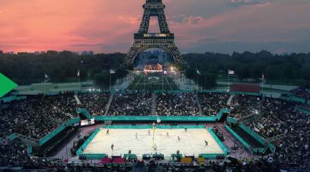 Le Stade de la Tour Eiffel Champs de Mars