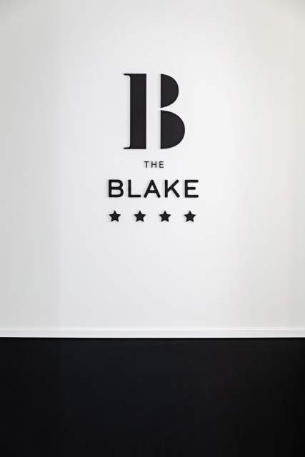 Galerie Photos · Blake Hotel Paris